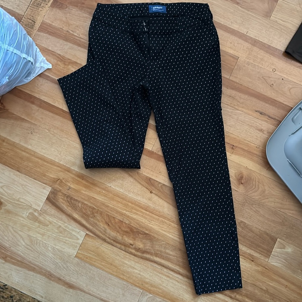 Old navy size 6 Pixie pant EUC